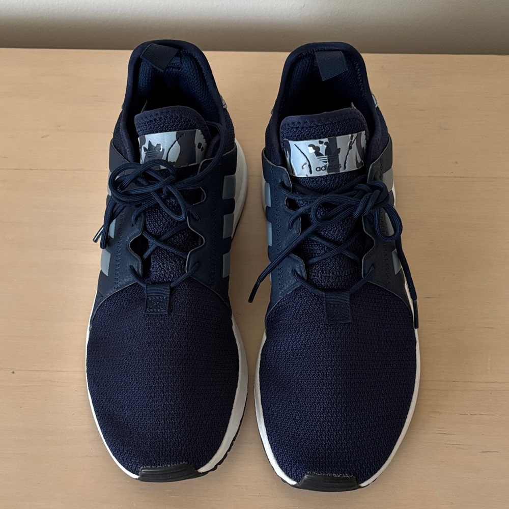 Adidas women’s Navy Sneakers